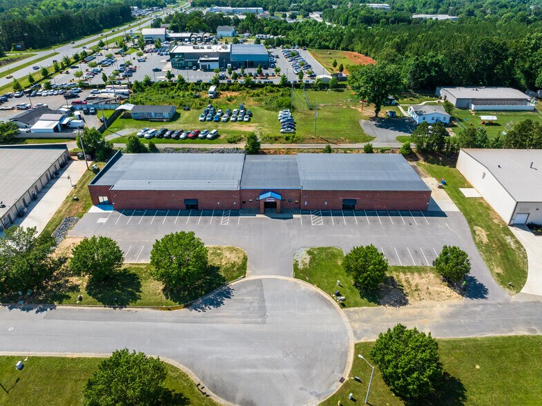 2613-2617 Executive Point Dr, Monroe, NC à louer - Photo du bâtiment - Image 2 de 37
