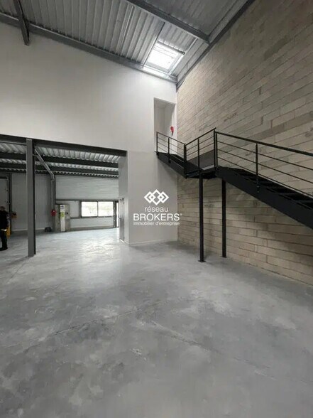 Industrial in Aulnay-sous-Bois for lease - Interior Photo - Image 3 of 3