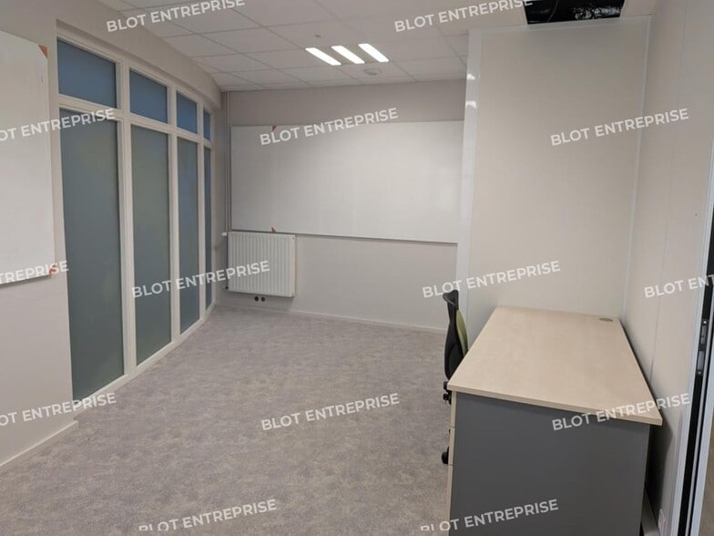 Office in Guipavas for lease - Interior Photo - Image 3 of 8