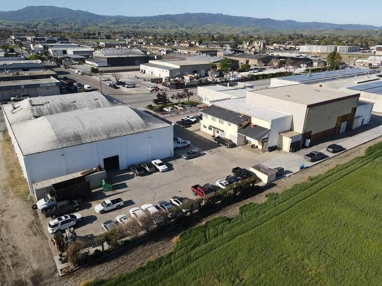 320 Hillcrest Rd, Hollister, CA for lease - Building Photo - Image 3 of 27