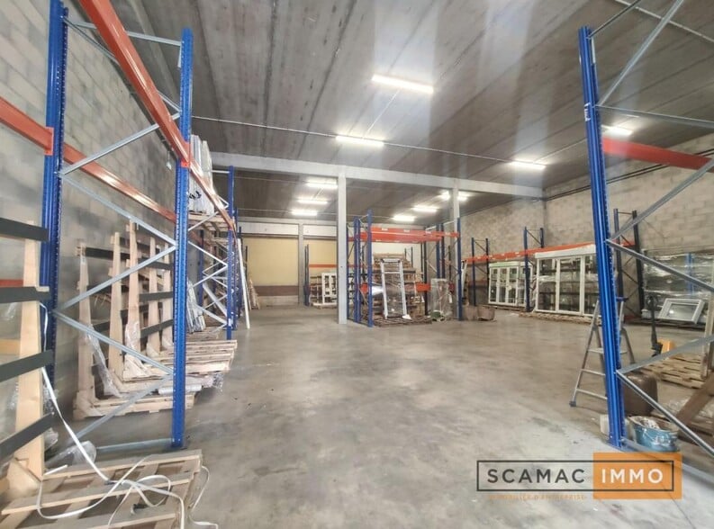 Industrial in Boissy-Saint-Léger for lease - Interior Photo - Image 1 of 6