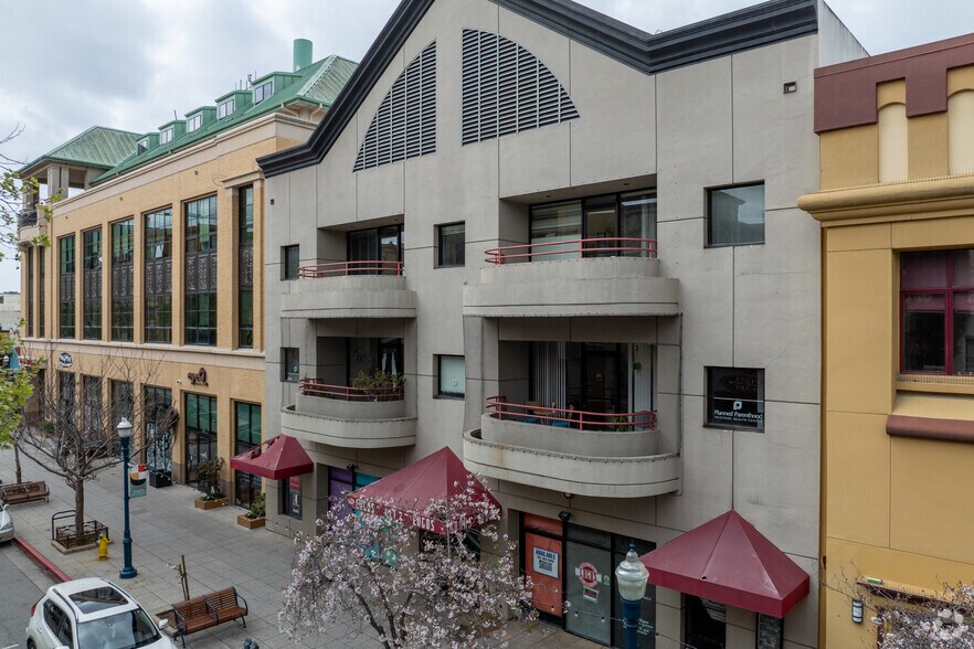 1115-1119 Pacific Ave, Santa Cruz, CA à louer - Photo du bâtiment - Image 2 de 10