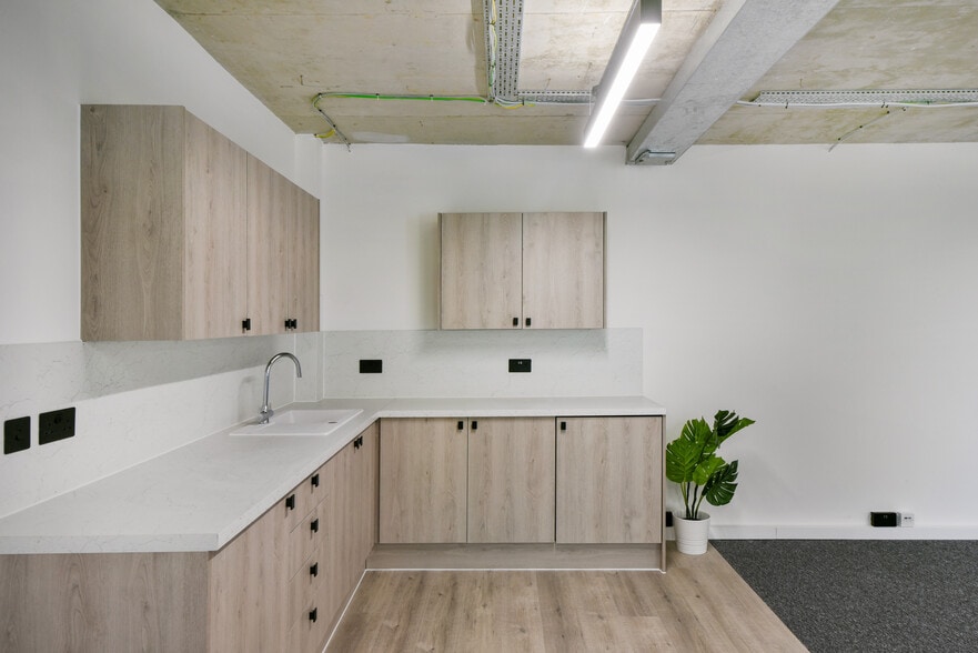 7-15 Drysdale St, London for sale - Interior Photo - Image 3 of 80