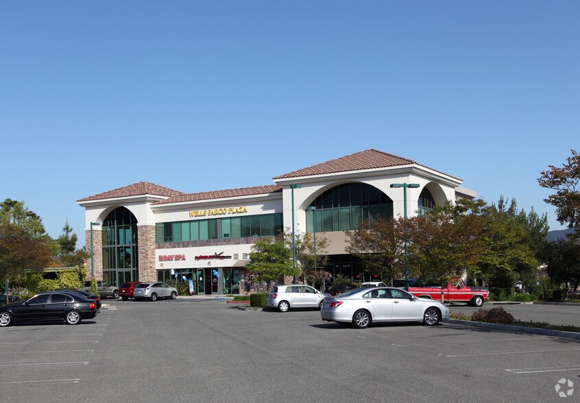 1025-2745 Camino Dos Rios, Thousand Oaks, CA for lease - Primary Photo - Image 2 of 19