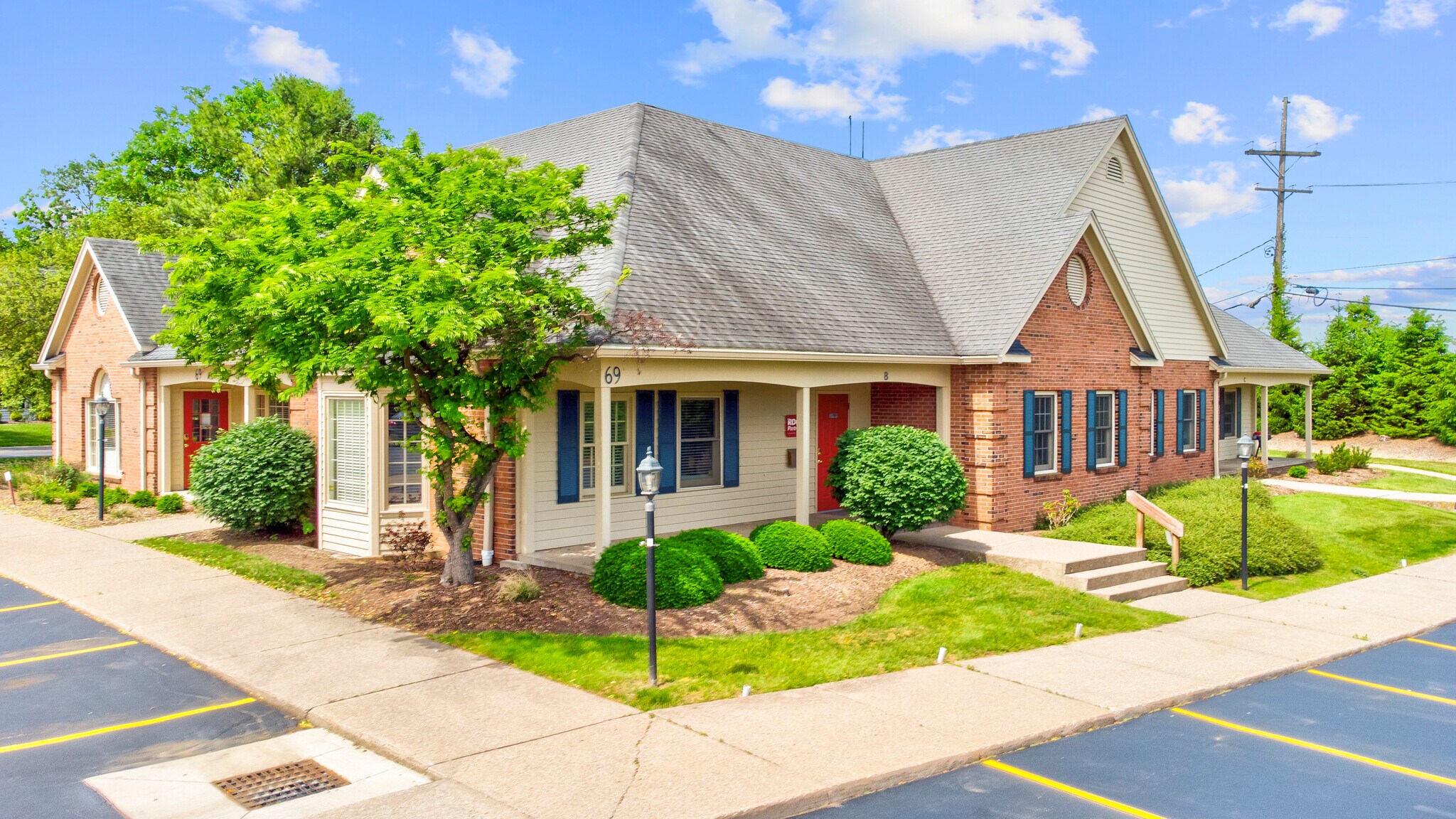 69 Monroe Ave, Pittsford, NY for lease Primary Photo- Image 1 of 15