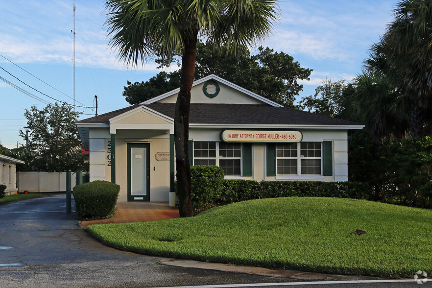 2502 Acorn St, Fort Pierce, FL à louer - Photo du bâtiment - Image 3 de 3