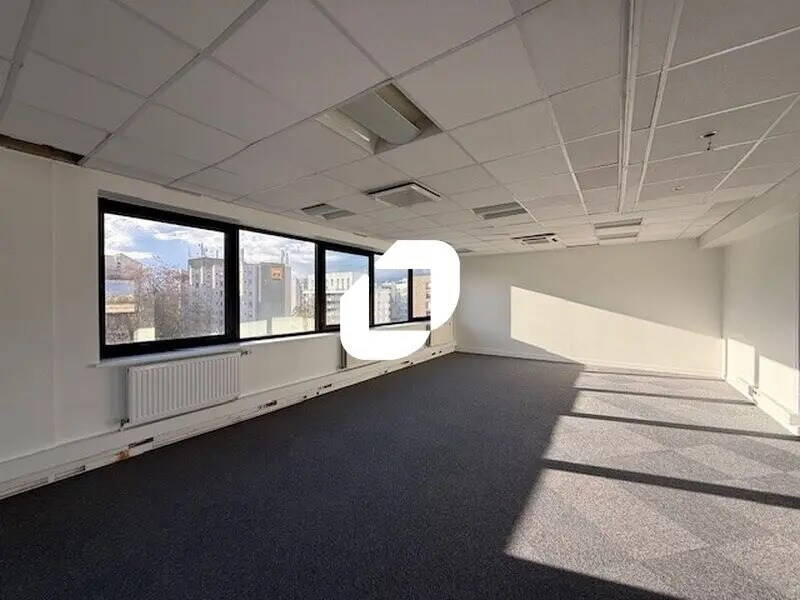 16 Rue Traversière, Cergy for lease Interior Photo- Image 1 of 10
