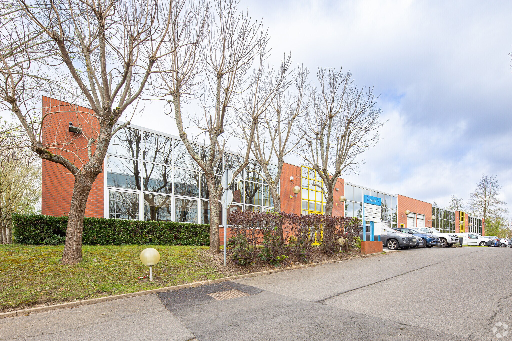 9 Avenue Du Canada, Les Ulis for lease Primary Photo- Image 1 of 3