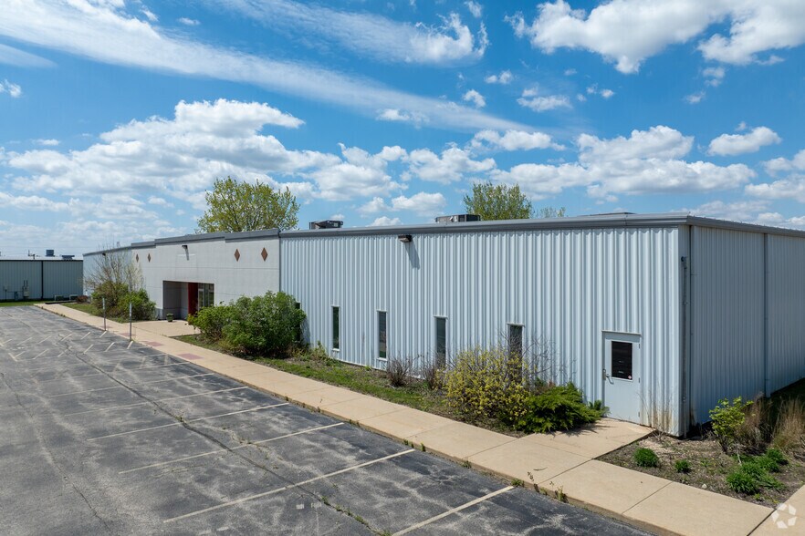 9628 Forest Hills Rd, Machesney Park, IL à louer - Photo du bâtiment - Image 3 de 5