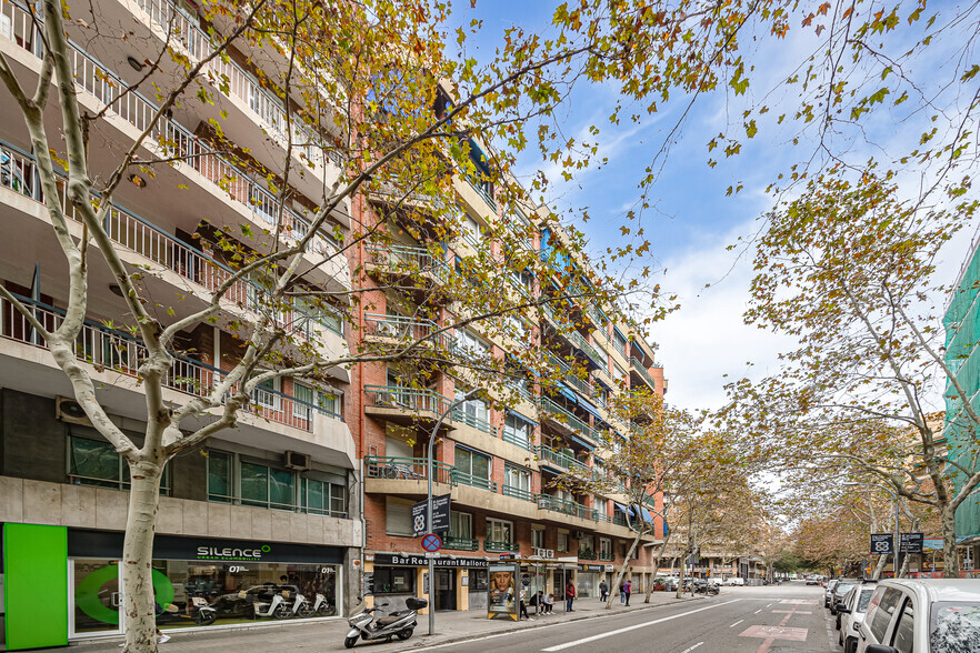 Commerce de détail dans Carrer De Mallorca, 67-75, Barcelona à louer - Photo du bâtiment - Image 2 de 2