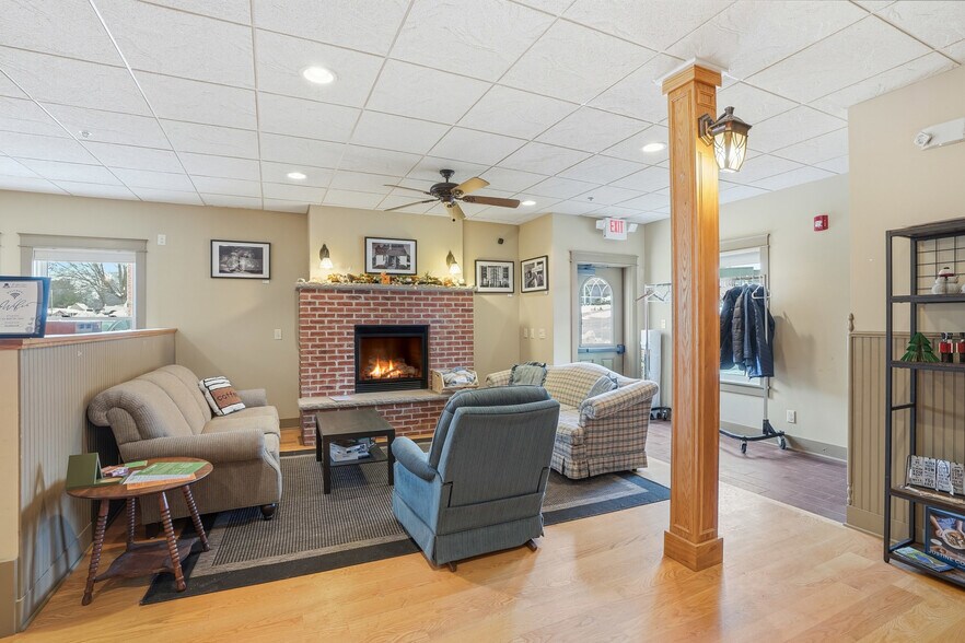 116 W Main St, West Branch, IA à vendre - Photo du bâtiment - Image 2 de 45