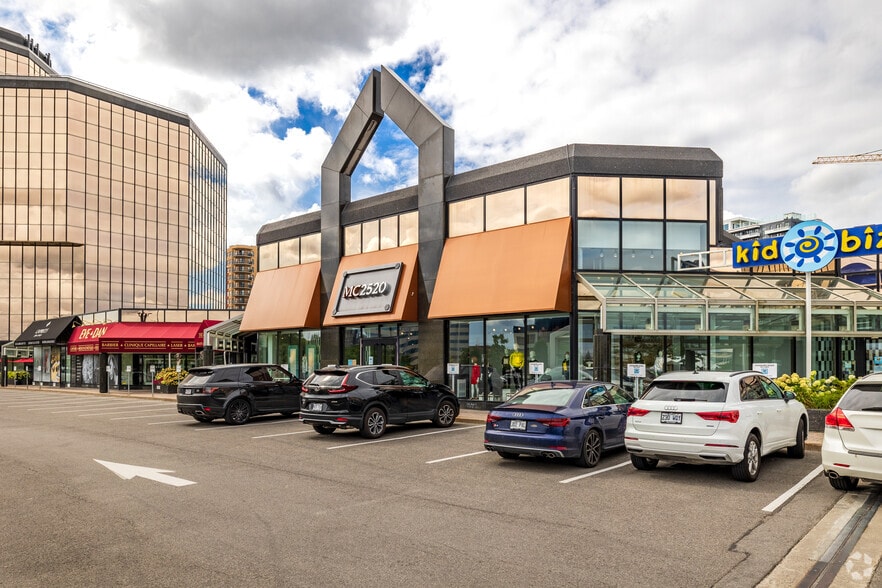 2504-2528 Boul Daniel-Johnson, Laval, QC for lease - Building Photo - Image 3 of 4