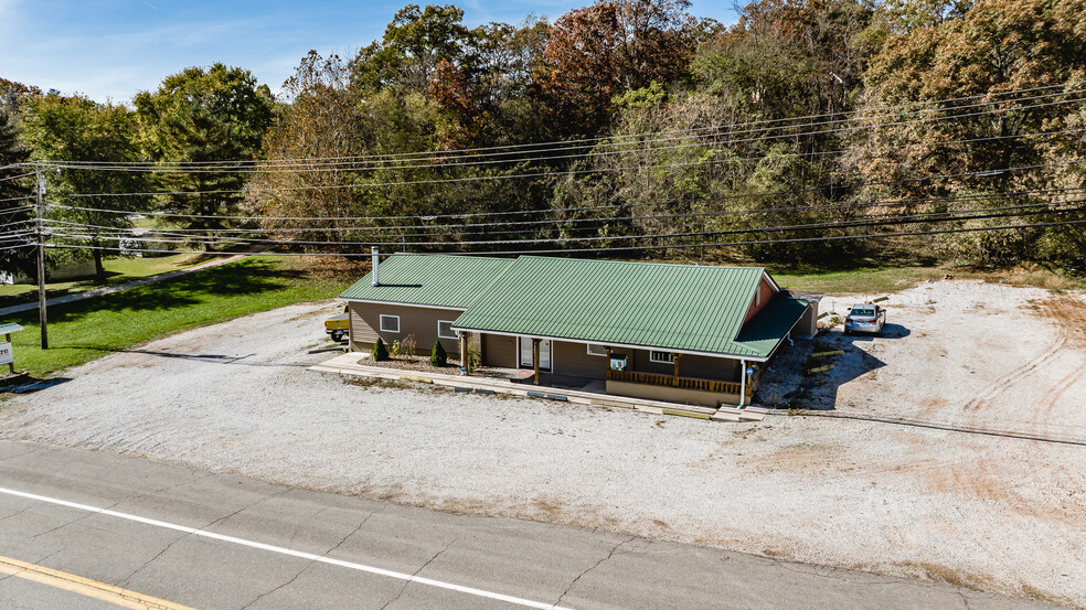 2080 Harris Hwy, Washington, WV à vendre - Photo du bâtiment - Image 2 de 13