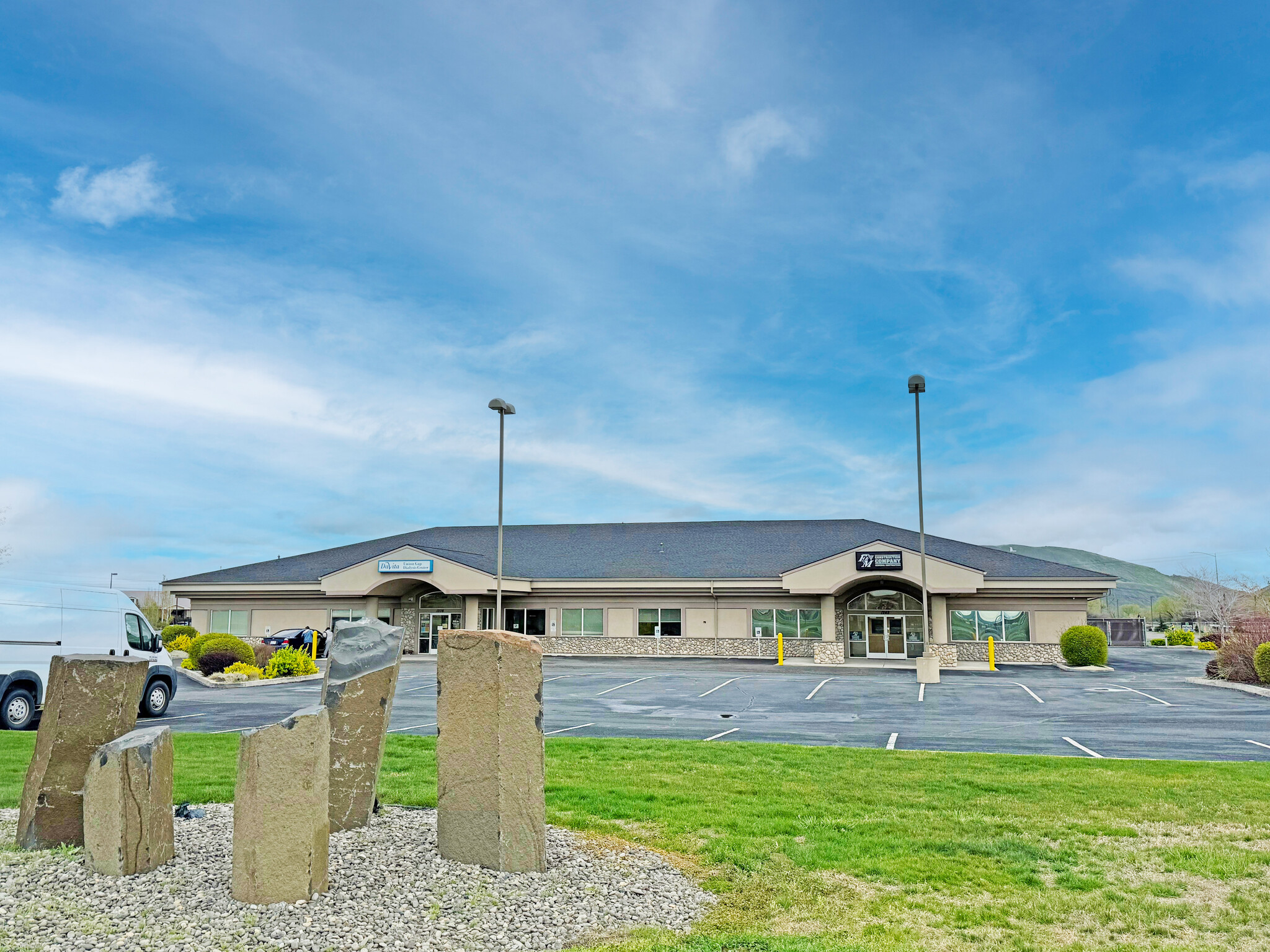 1236-1240 Ahtanum Ridge Dr, Yakima, WA à louer Photo du b timent- Image 1 de 16