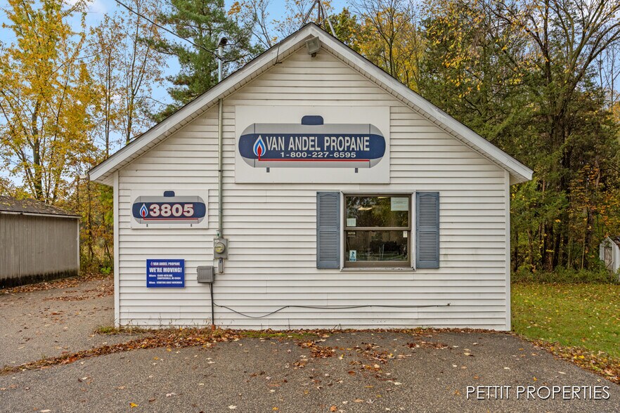 3805 S Ravenna Rd, Ravenna, MI à vendre - Photo du bâtiment - Image 2 de 18
