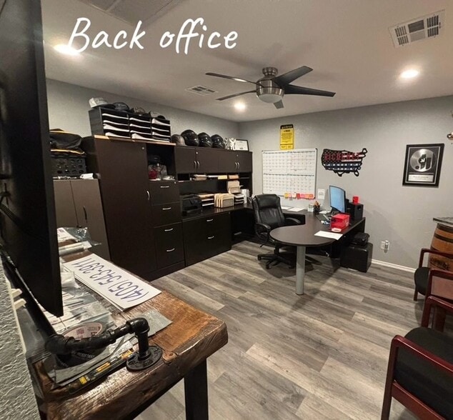 511 Tower Cir, Oklahoma City, OK for lease - Interior Photo - Image 2 of 5