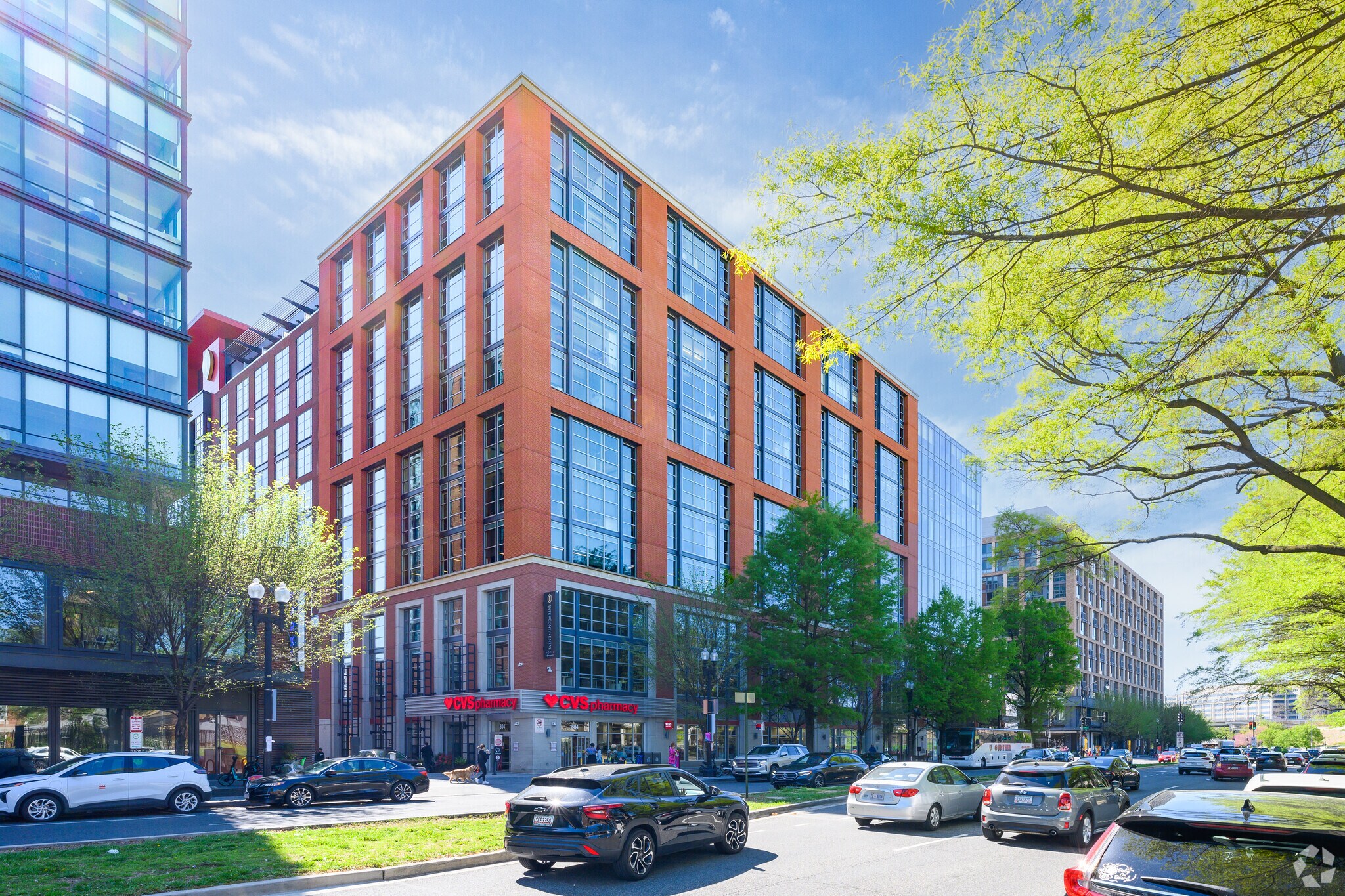 800 Maine Ave SW, Washington, DC à louer Photo du bâtiment- Image 1 de 10