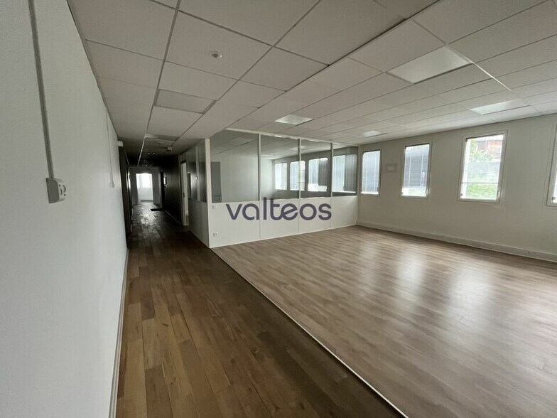 Office in Balma for lease - Interior Photo - Image 2 of 12