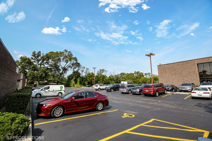 15028 Cicero Ave, Oak Forest, IL for lease - Building Photo - Image 2 of 9