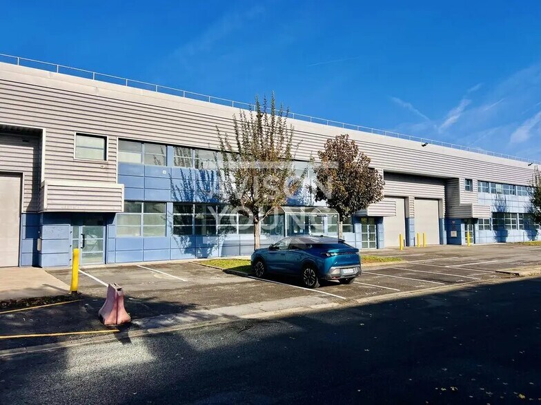 Flex dans La Courneuve à louer - Photo du bâtiment - Image 2 de 6