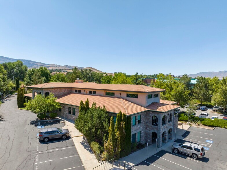 6160 Plumas St, Reno, NV à louer - Photo du bâtiment - Image 2 de 50