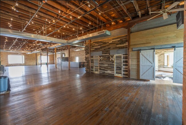 Plus de détails pour 324 E Broad St, Texarkana, AR - Spécialité à vendre