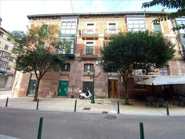 Commerce de détail dans Torrelavega à vendre - Photo du bâtiment - Image 2 de 16