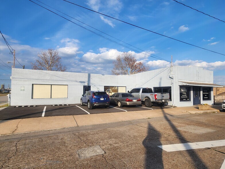 101 E Main St, Humble, TX à vendre - Photo du bâtiment - Image 2 de 7