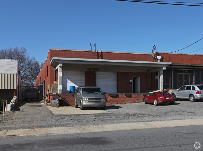 2517 Lucena Ave, Charlotte, NC for lease - Primary Photo - Image 1 of 24