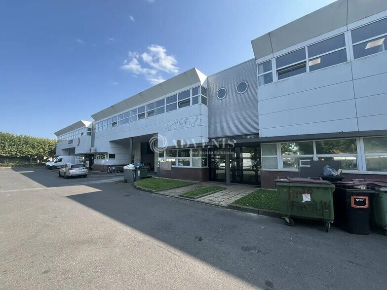 Flex dans Bondy à louer - Photo du bâtiment - Image 1 de 10