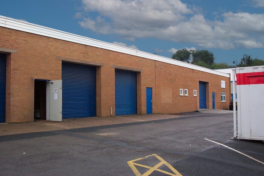 First Ave, Kingswinford à louer - Photo du bâtiment - Image 2 de 7