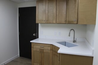 300 N Hammes Ave, Joliet, IL for lease Interior Photo- Image 1 of 4