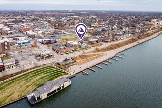 117 E Riverside Dr, Jeffersonville, IN for lease Interior Photo- Image 2 of 20