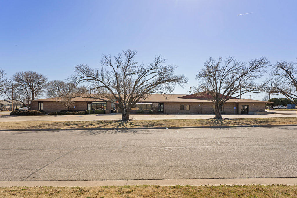 1709 S Rock Rd, Wichita, KS à louer Photo principale- Image 1 de 5