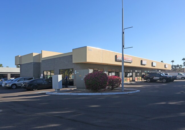 Plus de détails pour 2534 W Broadway Rd, Mesa, AZ - Commerce de détail à louer