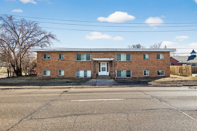 Plus de détails pour 8311 Excelsior Blvd, Hopkins, MN - Multi-résidentiel à vendre