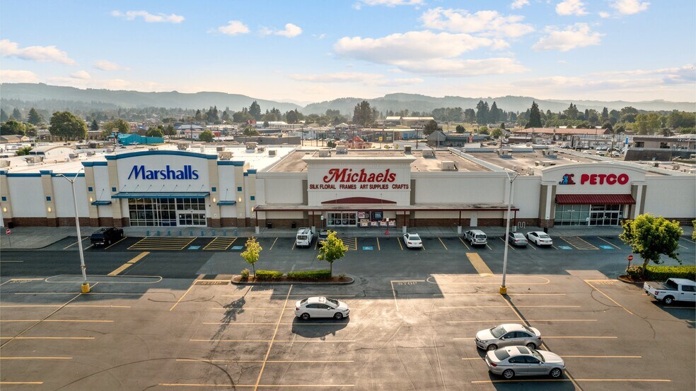 200 Triangle Ctr, Longview, WA à louer - Photo du bâtiment - Image 2 de 20