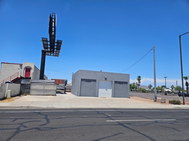 3124 E Washington St, Phoenix, AZ for lease - Building Photo - Image 2 of 4