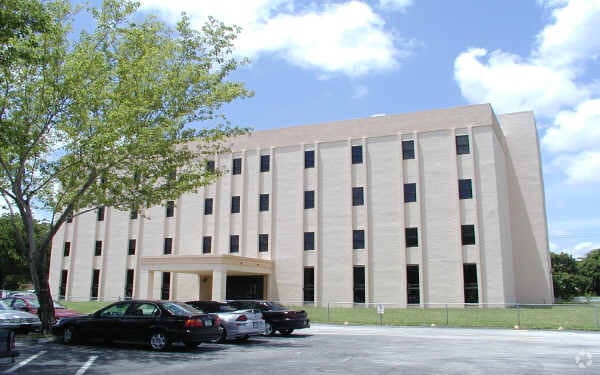 11880 Bird Rd, Miami, FL for lease - Building Photo - Image 3 of 8