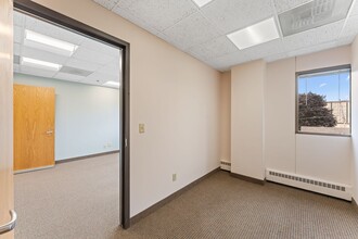 570 Asbury St, Saint Paul, MN à louer Photo intérieure- Image 2 de 4
