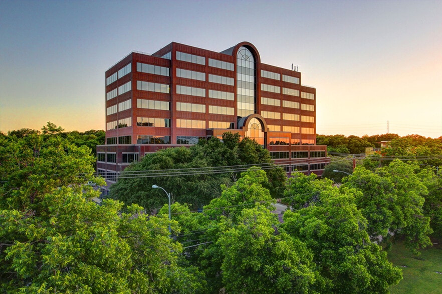 811 Barton Springs Rd, Austin, TX for lease - Building Photo - Image 2 of 26