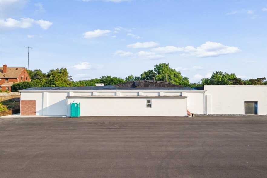 969 Dixie Hwy, Rossford, OH for lease - Building Photo - Image 3 of 56