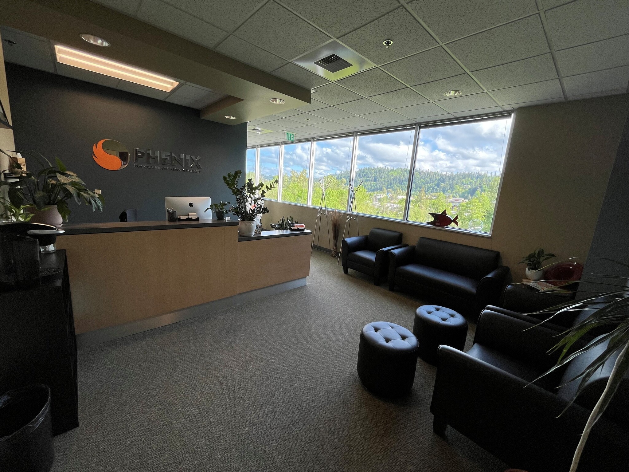 1301 4th Ave NW, Issaquah, WA for lease Building Photo- Image 1 of 9