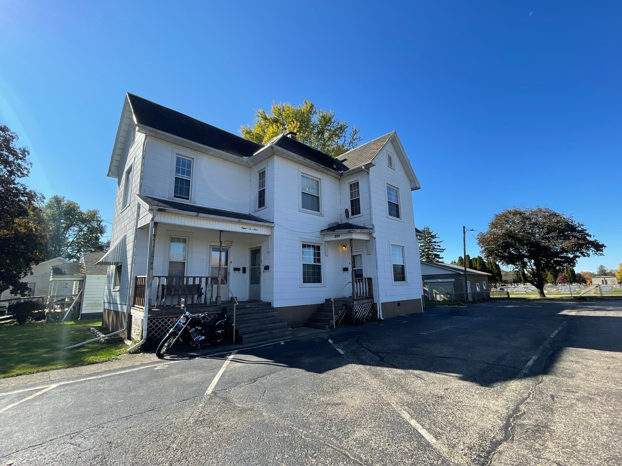 804 S Main St, Canton, IL for sale Primary Photo- Image 1 of 23