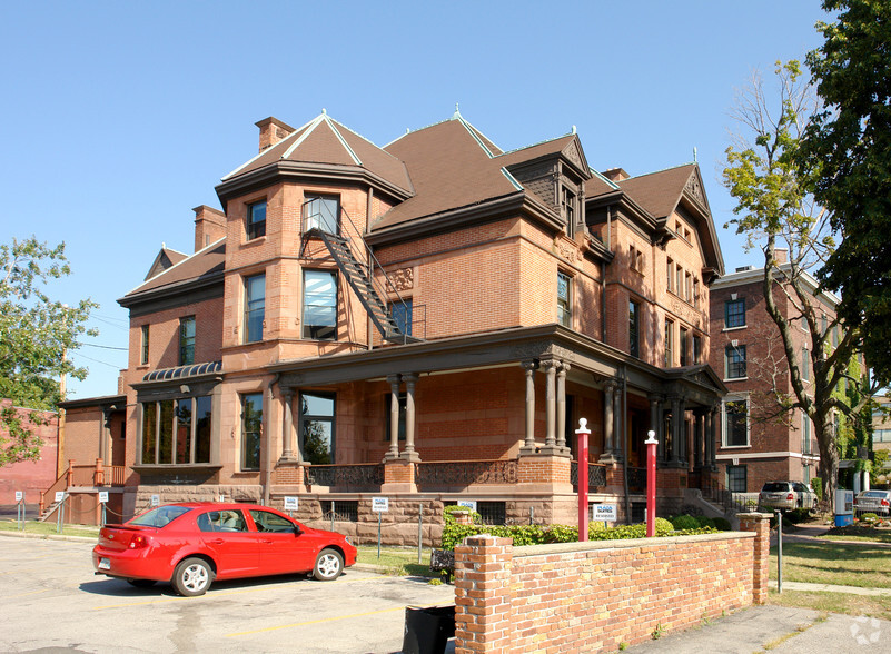 534 Delaware Ave, Buffalo, NY for sale - Primary Photo - Image 1 of 1