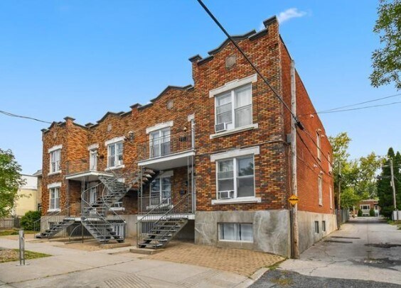 9521-9535 Rue Basile-Routhier, Montréal, QC for sale Primary Photo- Image 1 of 1