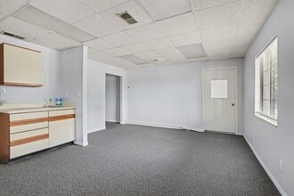 13010 White Ave, Grandview, MO for lease Interior Photo- Image 2 of 7