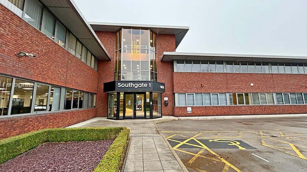 Wilmslow Rd, Cheadle à louer - Photo du bâtiment - Image 1 de 18