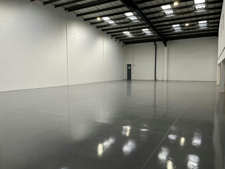 Saxon Way, West Drayton for lease - Building Photo - Image 3 of 7