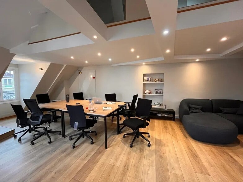 Office in Paris for lease - Interior Photo - Image 1 of 7